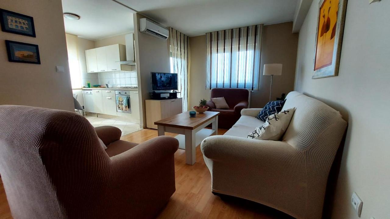 Apartman Ana Pula - Calm, Free Parking, Close To Center Dış mekan fotoğraf