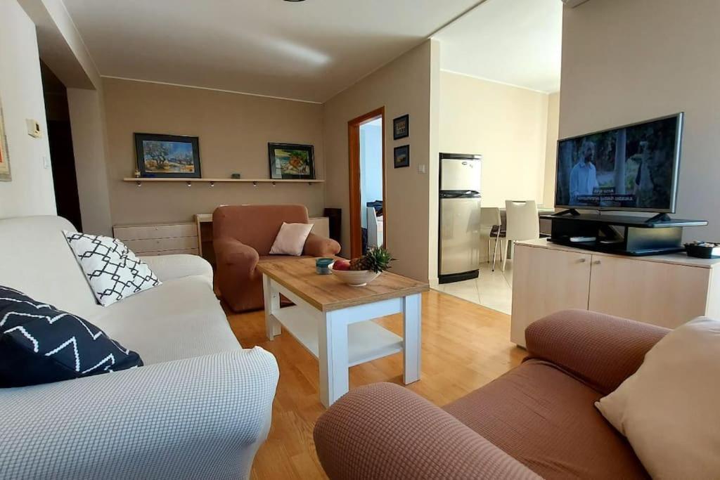 Apartman Ana Pula - Calm, Free Parking, Close To Center Dış mekan fotoğraf