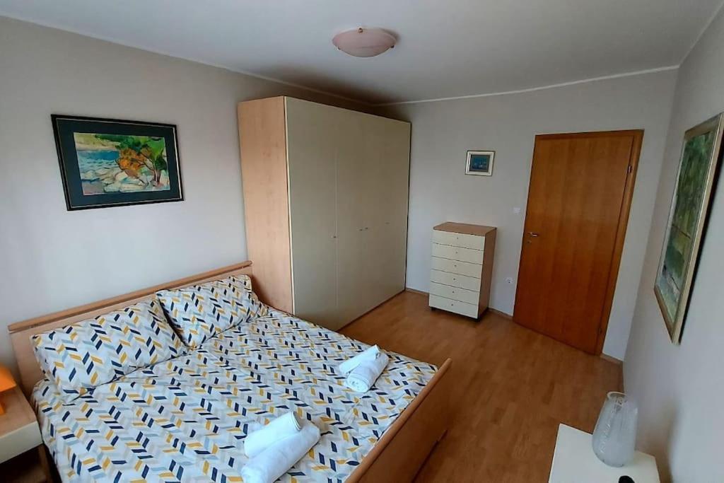 Apartman Ana Pula - Calm, Free Parking, Close To Center Dış mekan fotoğraf